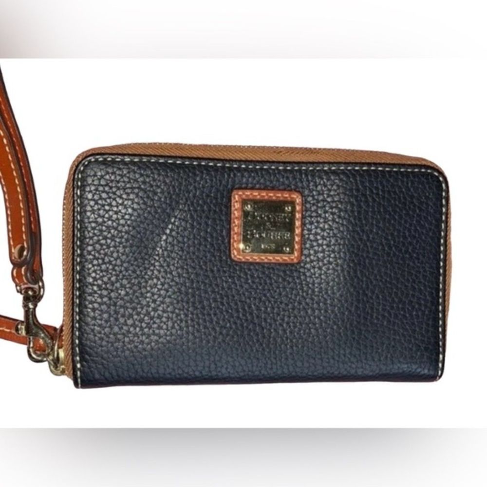 Dooney & Bourke Black & Brown Pebble Grain Medium Zip Around Wallet